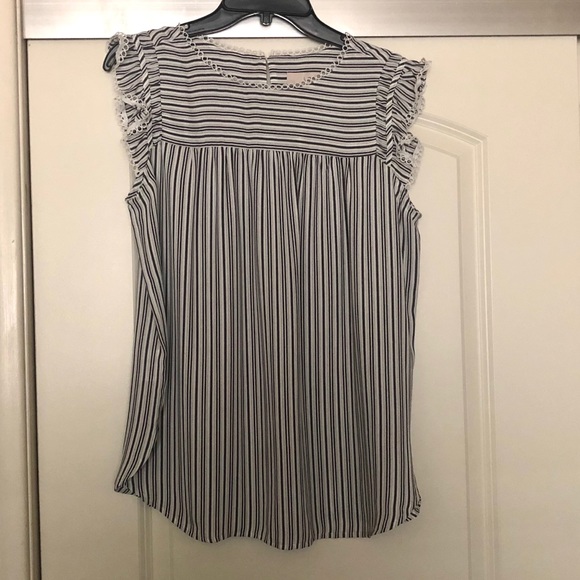 LOFT Tops - NWOT LOFT blouse